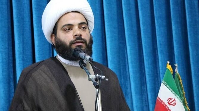 کشتن روشنفکران، روحانیون مخالف و نویسندگان در رژیم پهلوی نمونه دیکتاتوری است