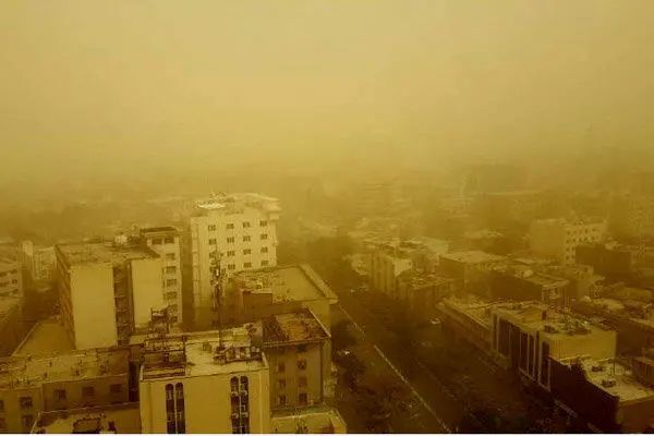 هوای تهران با شاخص آلودگی ۱۳۲، در وضعیت نارنجی و ناسالم قرار گرفت