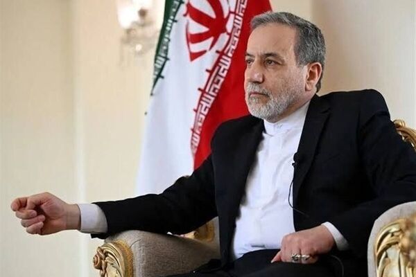 عراقچی: نخست‌وزیر بریتانیا می‌گوید دولت او بر این باور است که ایران در حادثه پایگاه هوایی فیرفورد نقش داشته؛ همین که شما این افرادی که به‌ قول خودتان تروریست بوده‌اند را آزاد کردید