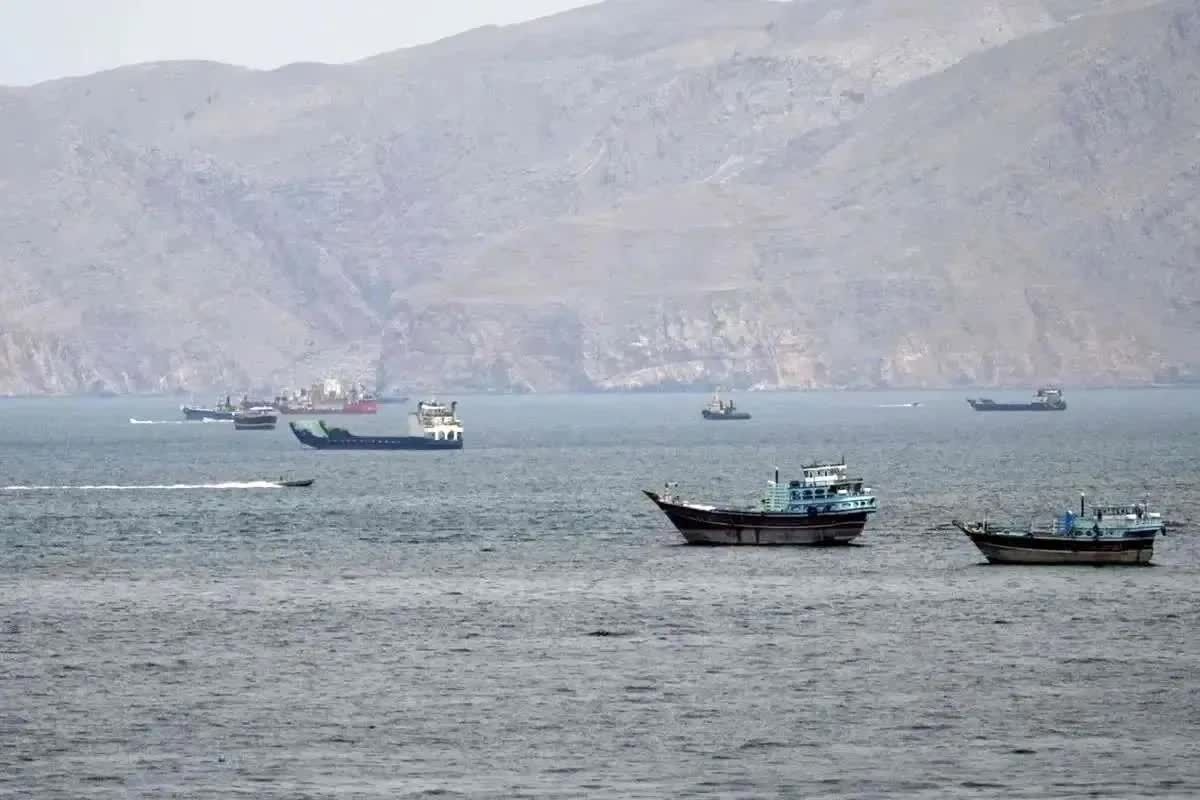 نیروی دریایی سپاه: شلیک‌های کور آمریکا به سیریک، معمای اشراف ما بر تنگه را حل نمی‌کند/ حساب پایگاه‌های آمریکایی منطقه جدا است؛ جهنم را در این روز‌ها تجربه خواهند کرد