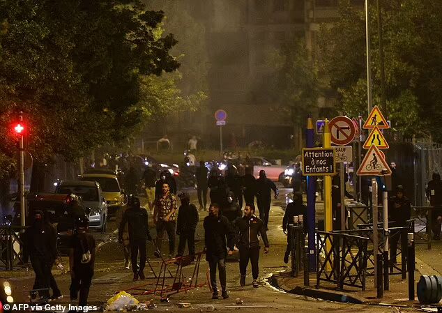 پیش‌بینی کیهان از آینده «شورش‌های فرانسه»؛ چون اصلاح‌طلب، سلبریتی دم‌دست و استادنمای بی‌سواد ندارند همین روزها خاموش می‌شود!