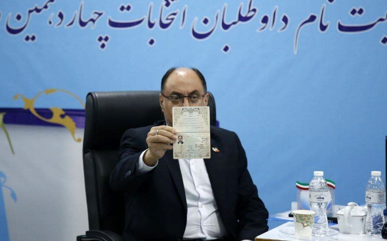 انتقاد تند خبرگزاری تسنیم به وحید حقانیان؛ برخی نقطه ثقل تبلیغاتشان را وابستگی به دفتر مقام معظم رهبری قرار دادند