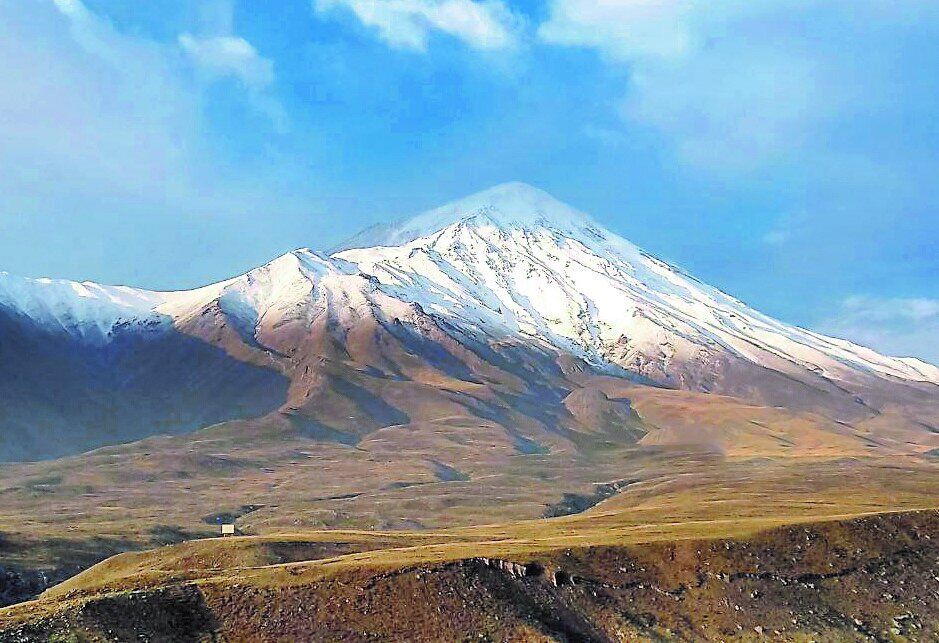 سفیدپوش شدن قله دماوند بعد از مدت‌ها انتظار + عکس