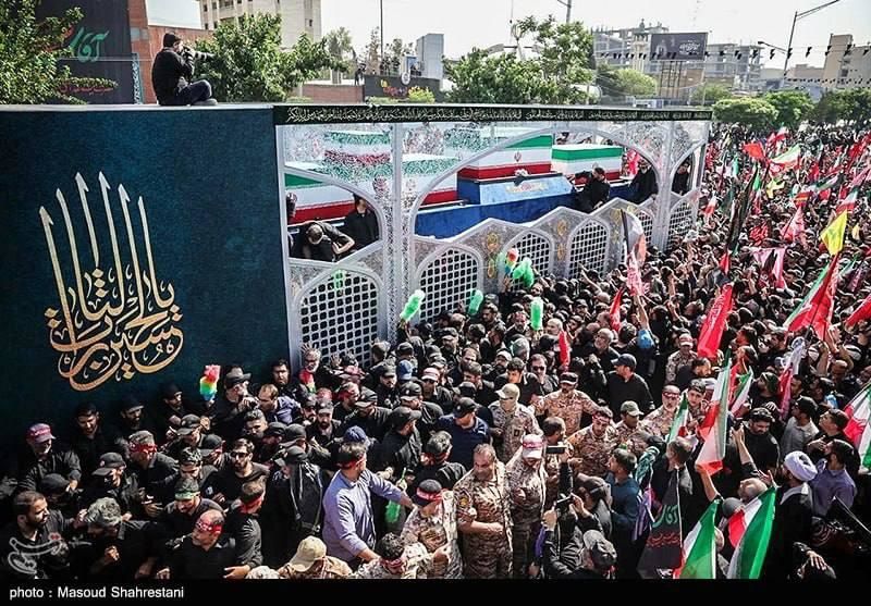 تصاویری از جمعیت عظیم در مراسم تشییع پیکر رهبر شهید