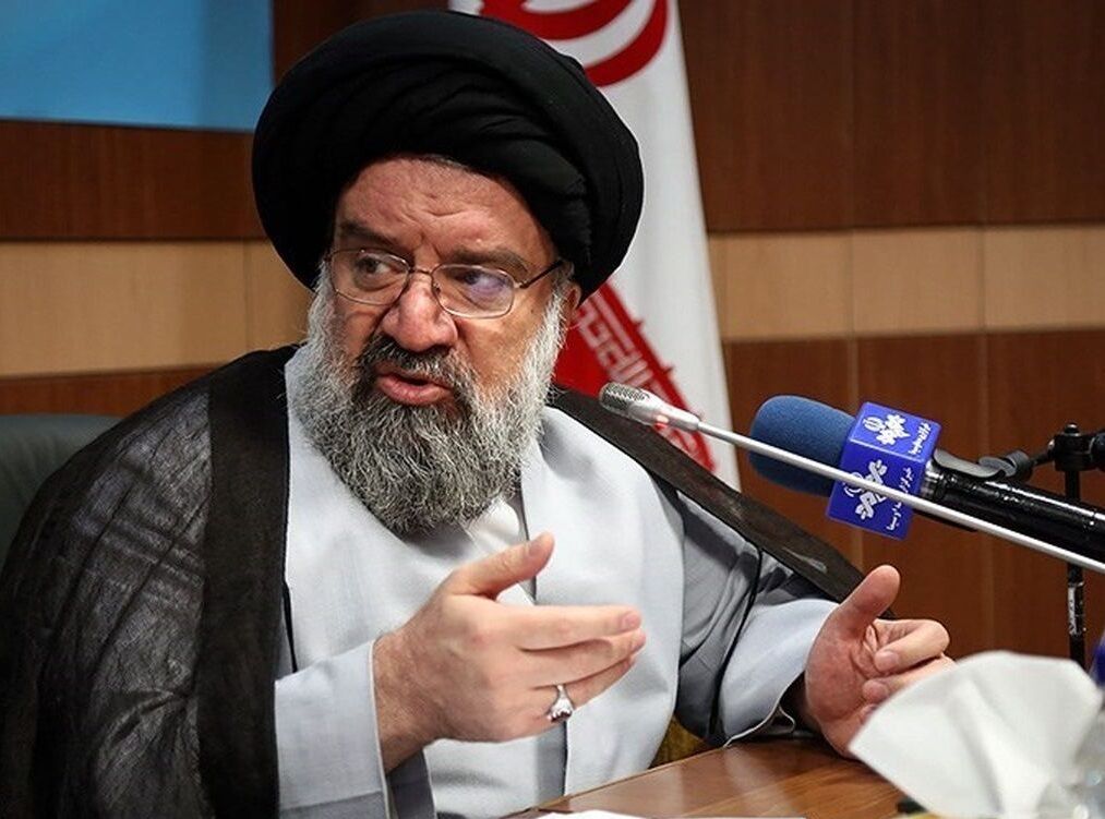 ماجرای ادعای جدید احمد خاتمی درباره انداختن مخالفان شاه در قفس شیرهای گرسنه؛ واقعیت قضیه از کجا نشات می‌گیرد؟