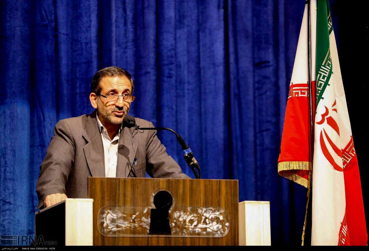 اگر کسی توصیه کند مردان و زنان مراقب پوشش خود باشند باید مورد تحسین قرار گیرد یا تمسخر؟