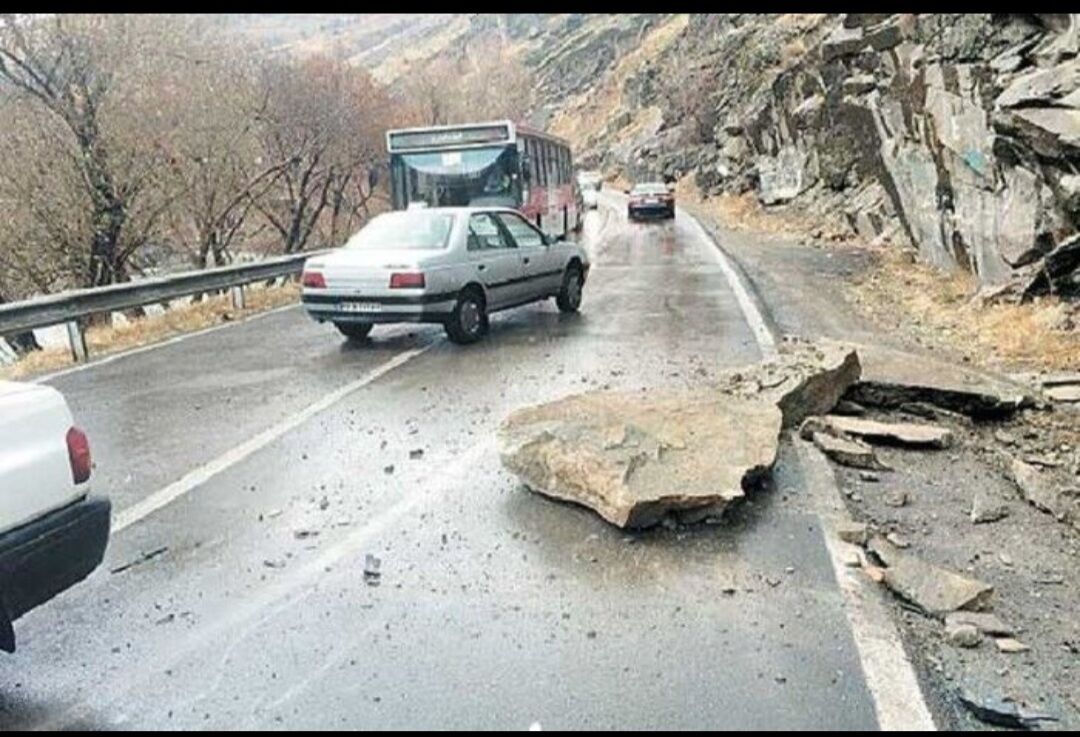 ۱۰ مورد ریزش کوه طی هفته جاری در محور کندوان 