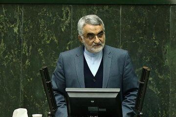 بروجردی، عضو کمیسیون امنیت ملی: آزادسازی ۱۲ میلیارد دلار، شرط ابتدایی ایران در مذاکره است/ هیچ‌گونه مذاکره‌ای در خصوص مسائل هسته‌ای با دشمن نداریم
