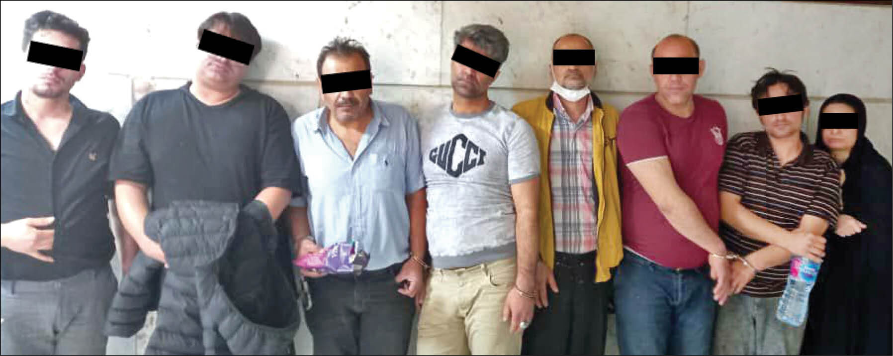زورگیران خیابان انقلاب دستگیر شدند/ بازداشت ۲ کیف‌قاپ خارجی