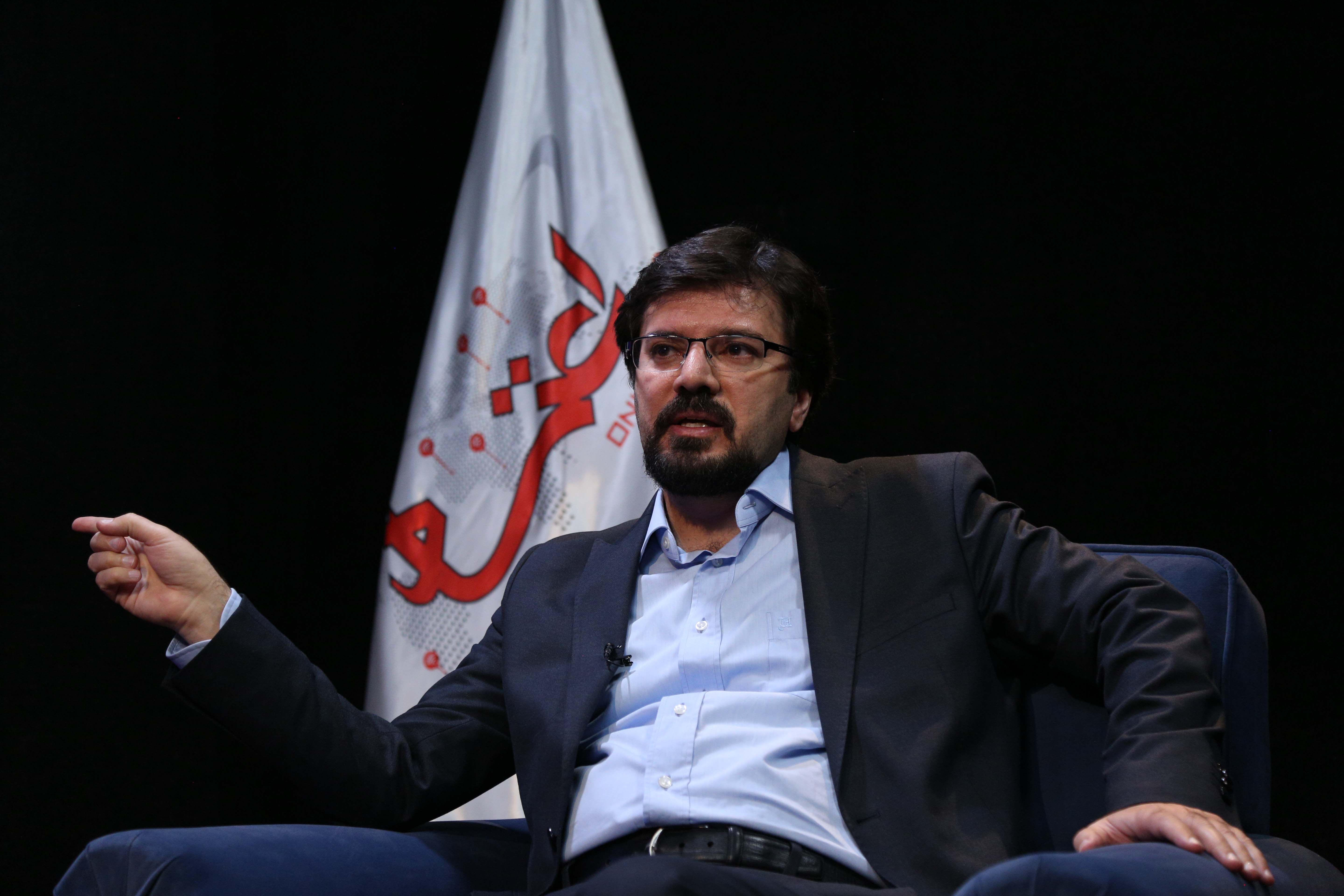 در ساختار جمهوری اسلامی ایران آدم‌ها پاسخگوی عملکرد خودشان نیستند/ فساد و عدم برخورد با آن مردم را دلسرد می‌کند/ کشور را با آرمان، شعار و آرزو نمی‌شود اداره کرد