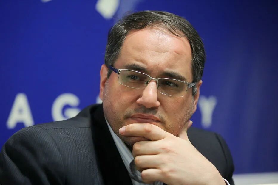 نامه رئیس مرکز پژوهش‌های مجلس به مسئولان کشور: در شرایط نااطمینانی، تنها دارایی غیرقابل مصادره و بی‌نظیر اعتماد عمومی است؛ نیازمند ترویج «گفتمان شرافت» در جامعه و اعمال «هوش شرافت» در نظام حکمرانی کشور هستیم