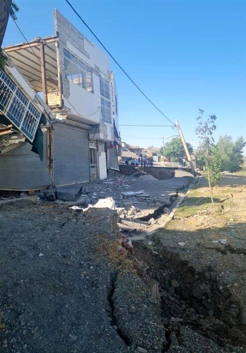 ببینید| اولین ویدئو از حادثه رانش زمین در کرج