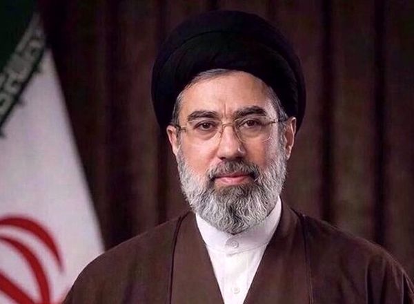 در مسیر رسیدن به این مرحله، مسئولین امر با حسن نظر، تلاش‌های زیادی به عمل آوردند/ بنده نظر دیگری داشتم، ولی از باب تعهدی که رئیس‌جمهور محترم دادند، اجازه توافق را صادر نمودم‌/ مذاکرات حضوری به معنی پذیرش نظر دشمن نخواهد بود