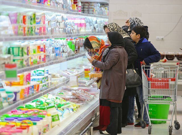 وضعیت کالاهای اساسی در بازار / کالاهای اساسی در بازار به وفور یافت می‌شود