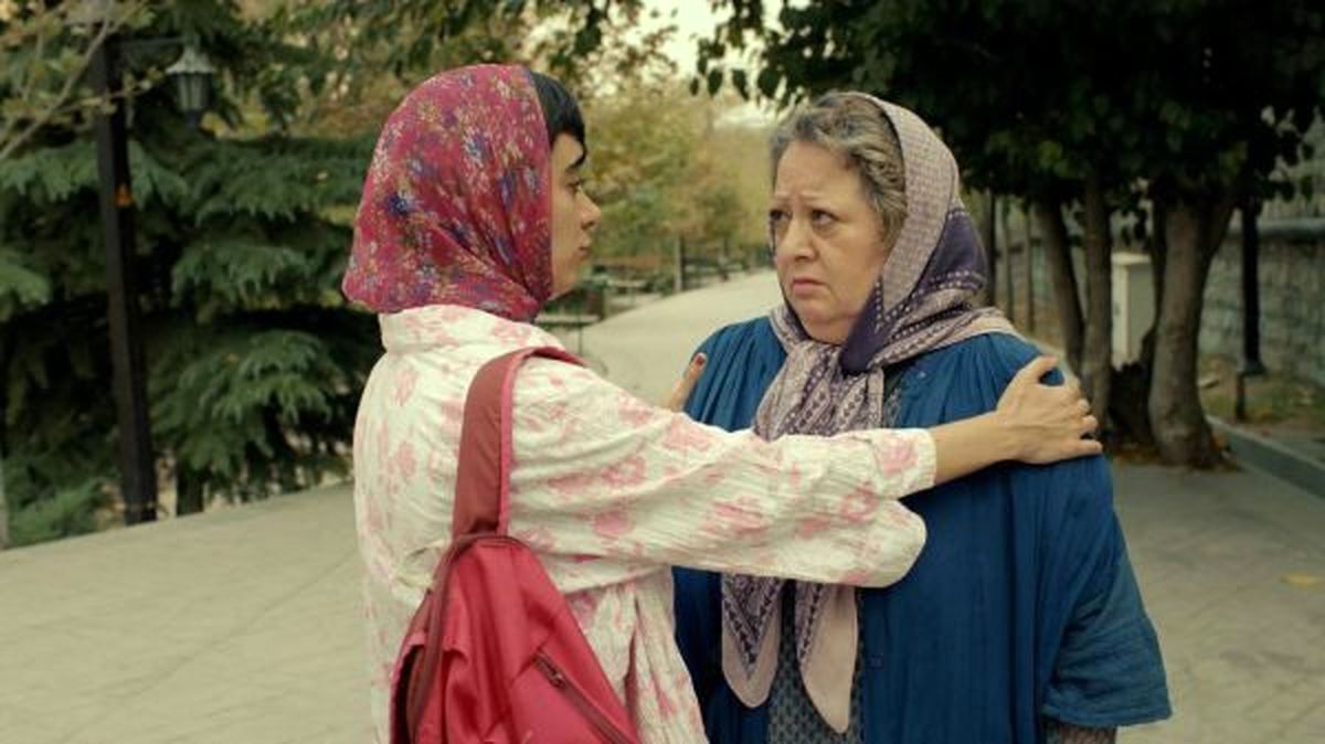 لزوم بازنگری در استانداردهای حجاب زنان در سینما؛ فیلمسازان آزادی عمل ندارند