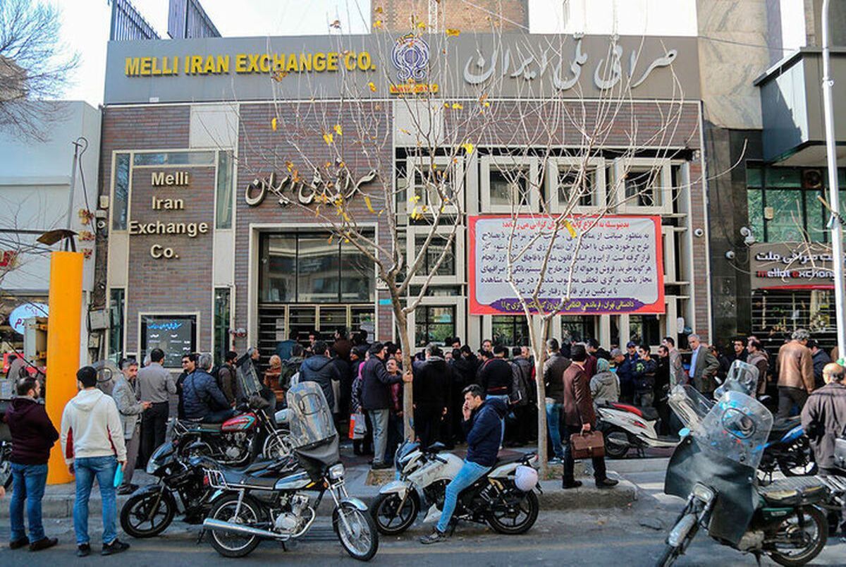 کاسبی جدید برای دریافت ارز دولتی؛ ۵ میلیون بده نوبت صرافی بگیر!