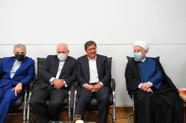 کیهان دست بردار دولت روحانی نیست!