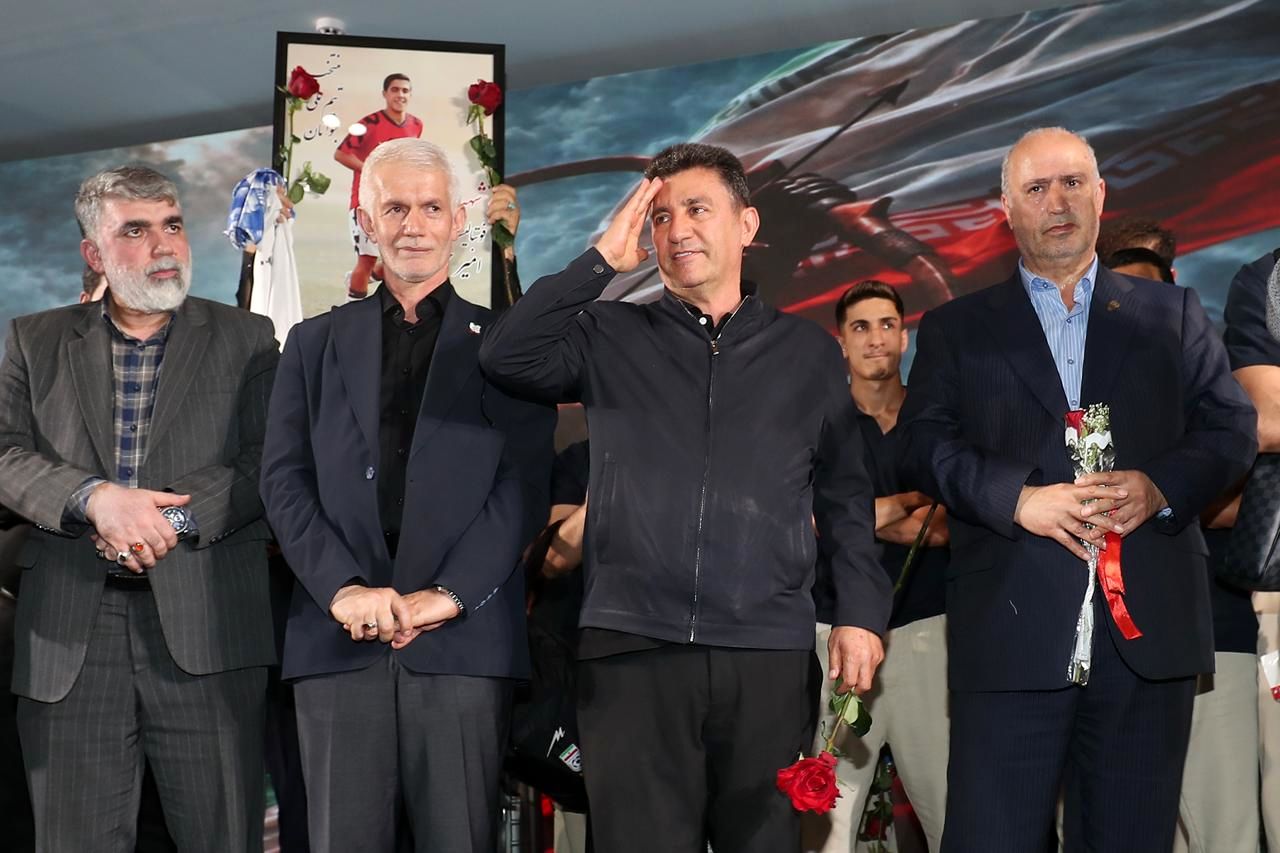 دستاورد خیالی و مجسمه‌سازی را بیخیال؛ از پاداش‌ها حرف بزنید!