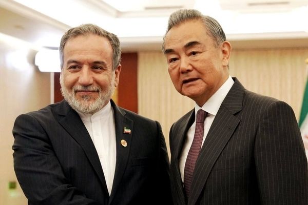 عراقچی: مسئولیت اجرای کامل و حسن اجرای مفاد این تفاهم، به‌ویژه در زمینه پایان دادن به جنگ در تمامی جبهه‌ها، بر عهده آمریکاست / امیدوارم ایران و چین از فرصت‌های این تفاهم‌نامه برای توسعه روابط خود به ویژه در حوزه‌های انرژی و اقتصادی بهره‌مند شوند