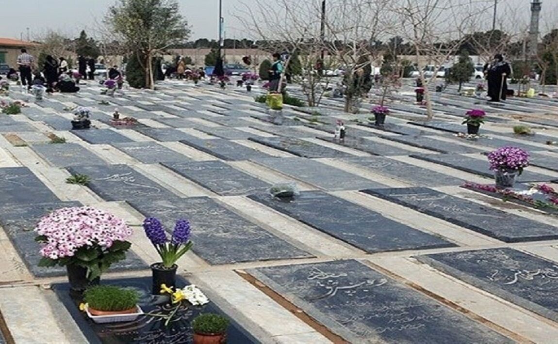 ۹۸ سنگ قبر که تصاویر بی حجاب و یا بدحجاب بودند جمع آوری و اصلاح شد