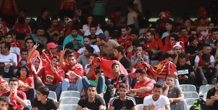 انتقام دسته‌جمعی پرسپولیسی‌ها از یک بازیکن + عکس