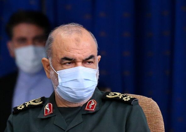 شهدا نشانه‌های تسلیم نشدن ملت فداکار ایران در مقابل استکبار است