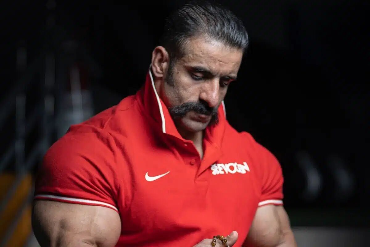 هدیه خاص یک کلکسیونر جواهرات به هادی چوپان + عکس