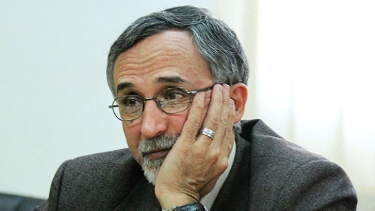جهانگیری باید هنگام تغییرات در دفتر رئیس جمهور این حرف‌ها را می‌زد/ واعظی اختیارات فوق‌العاده‌ای دارد که در 40 سال گذشته بی‌سابقه بوده است