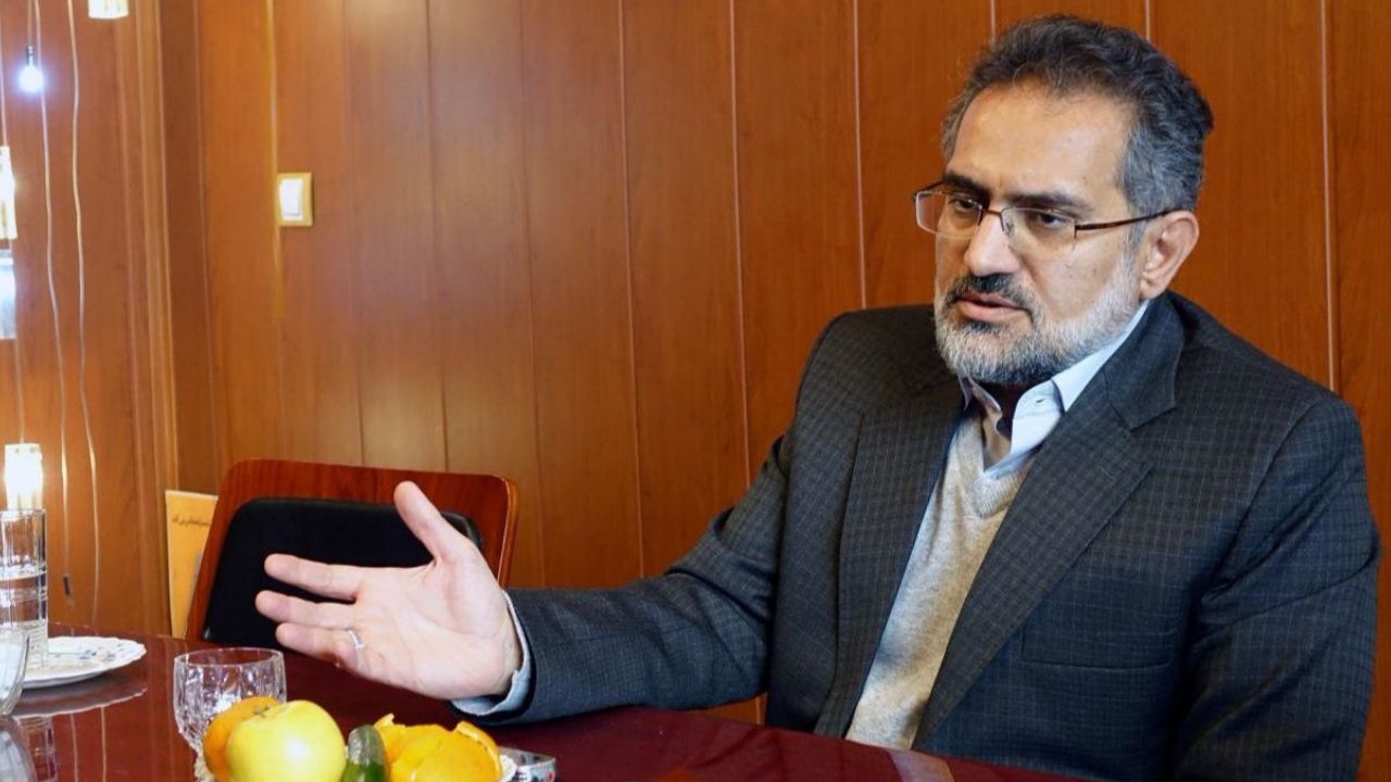 وزرای پیشنهادی به اعتدال‌گرایی نزدیک‌تر هستند/ دولت روحانی از اول نشان داد اعتنایی به مشورت‌ ندارد