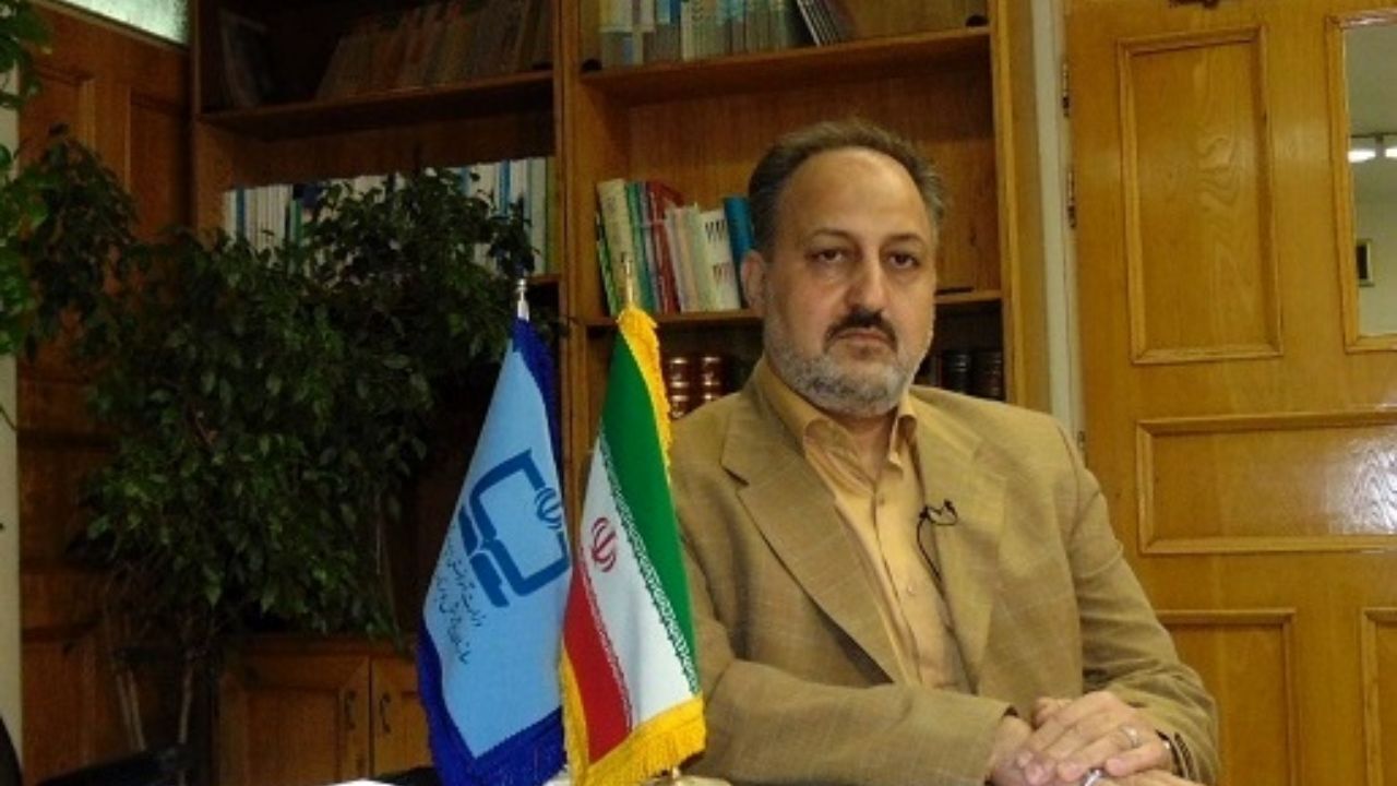 الکترونیکی کردن کتب درسی به دلیل کمبود کاغذ/ کاغذهای مانده در گمرگ در انتظار تمدید ثبت سفارش بانک مرکزی