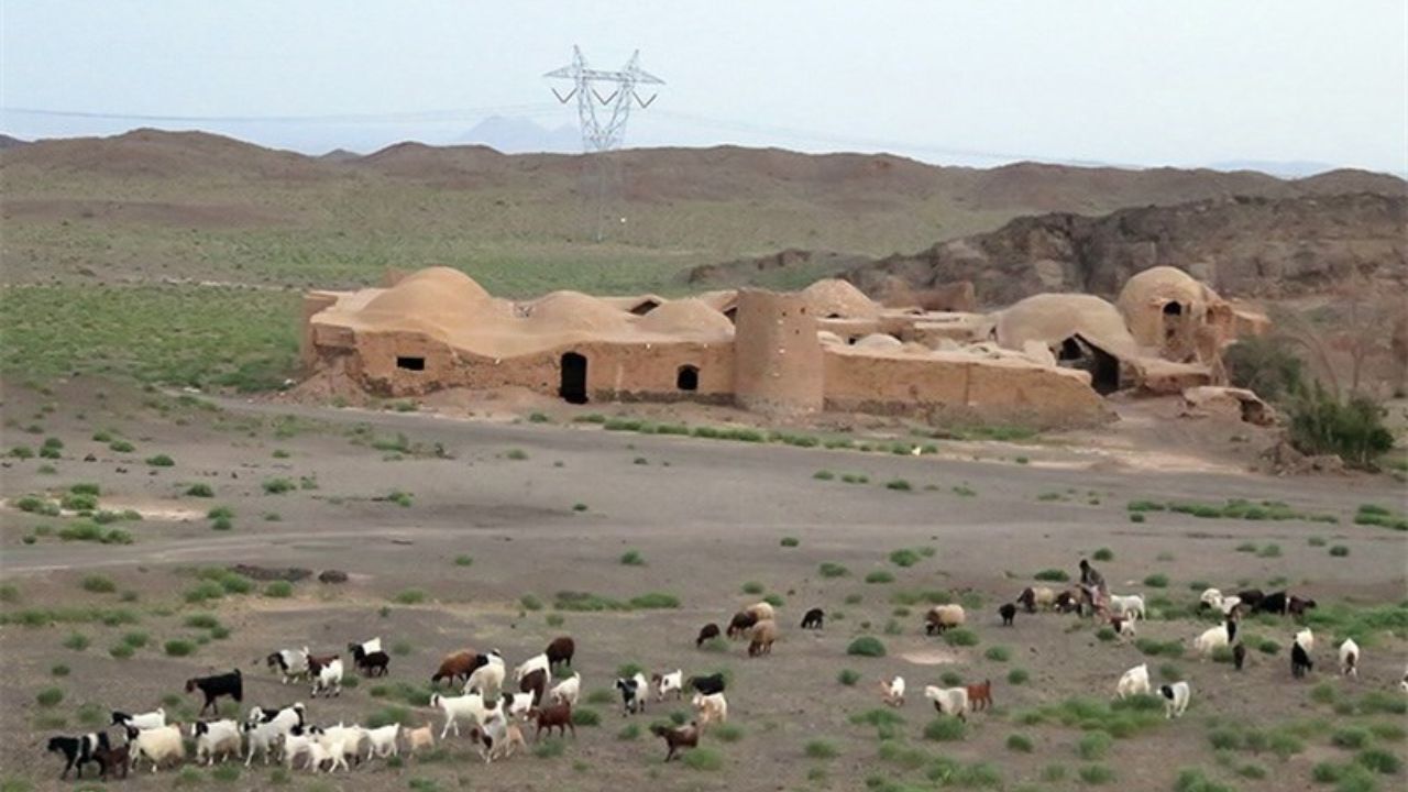 مسئولان کوه‌خواری‌ها و زمین‌خواری‌ها را نادیده می‌گیرند/ تسهیلات دولتی به روستاییان نمی رسد