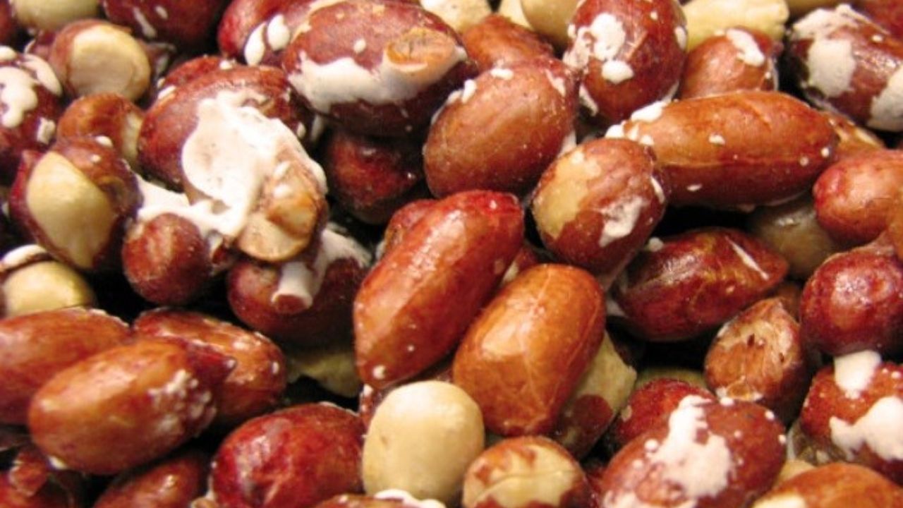 رقم‌های بادام زمینی بهتر در راه باغات گیلان