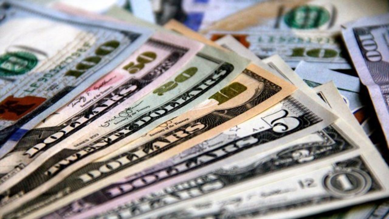 خرید 20 هزار دلار قاچاق با پول دزدی