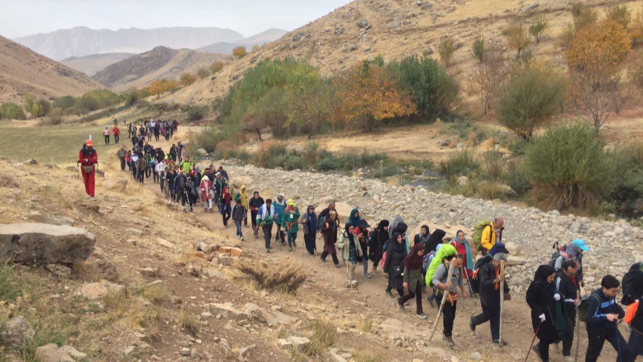 زنان باید از بخشنامه هیات کوهنوردی خراسان رضوی خوشحال باشند/ قانون جدیدی وضع نکرده‌ایم/ آستان قدس و امام جمعه مشهد توصیه‌ای در این زمینه به ما نکردند