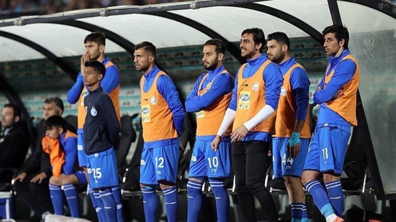 استقلال همچنان درگیر مشکلات مالی/ بازیکنان 4 ماه است حقوق نگرفته‌اند