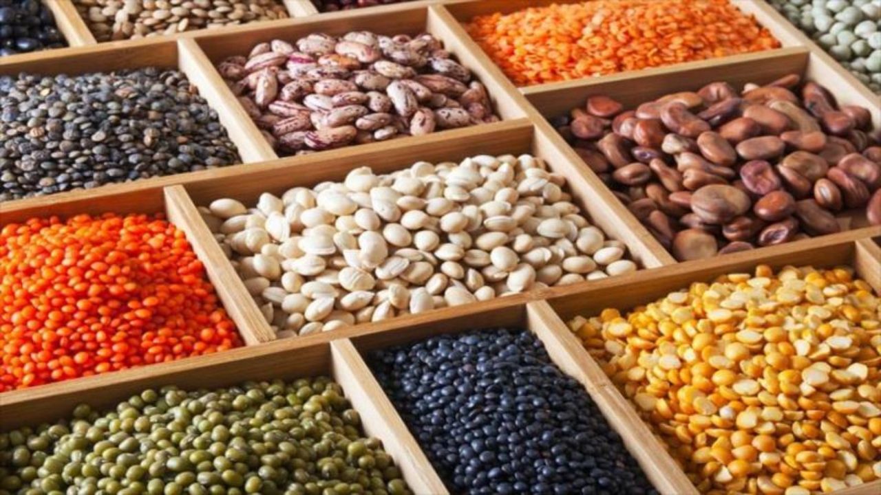 21 تن حبوبات احتکار شده با قیمت مصوب دولتی توزیع شد