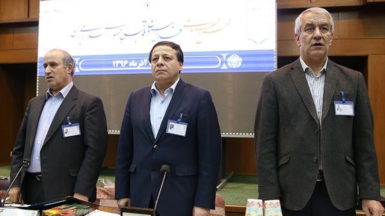 تلاش اعضای هیات رئیسه برای ماندن در فدراسیون فوتبال