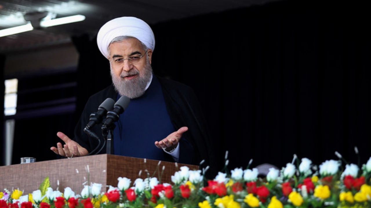 تقدیر روحانی از برگزیدگان بیست و هفتمین اجلاس سراسری نماز
