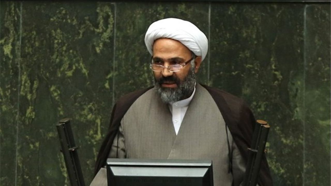 لاریجانی و روحانی خود را فراقانونی می‌دانند