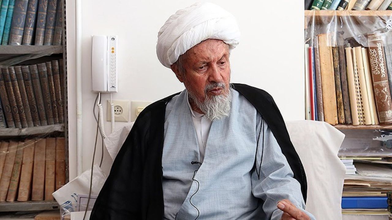 آیت‌الله مومن در بیمارستان بستری شد