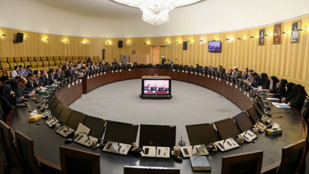 بررسی آسیب‌های اجتماعی شهر تهران در نشست نمایندگان تهران با سردار یزدی