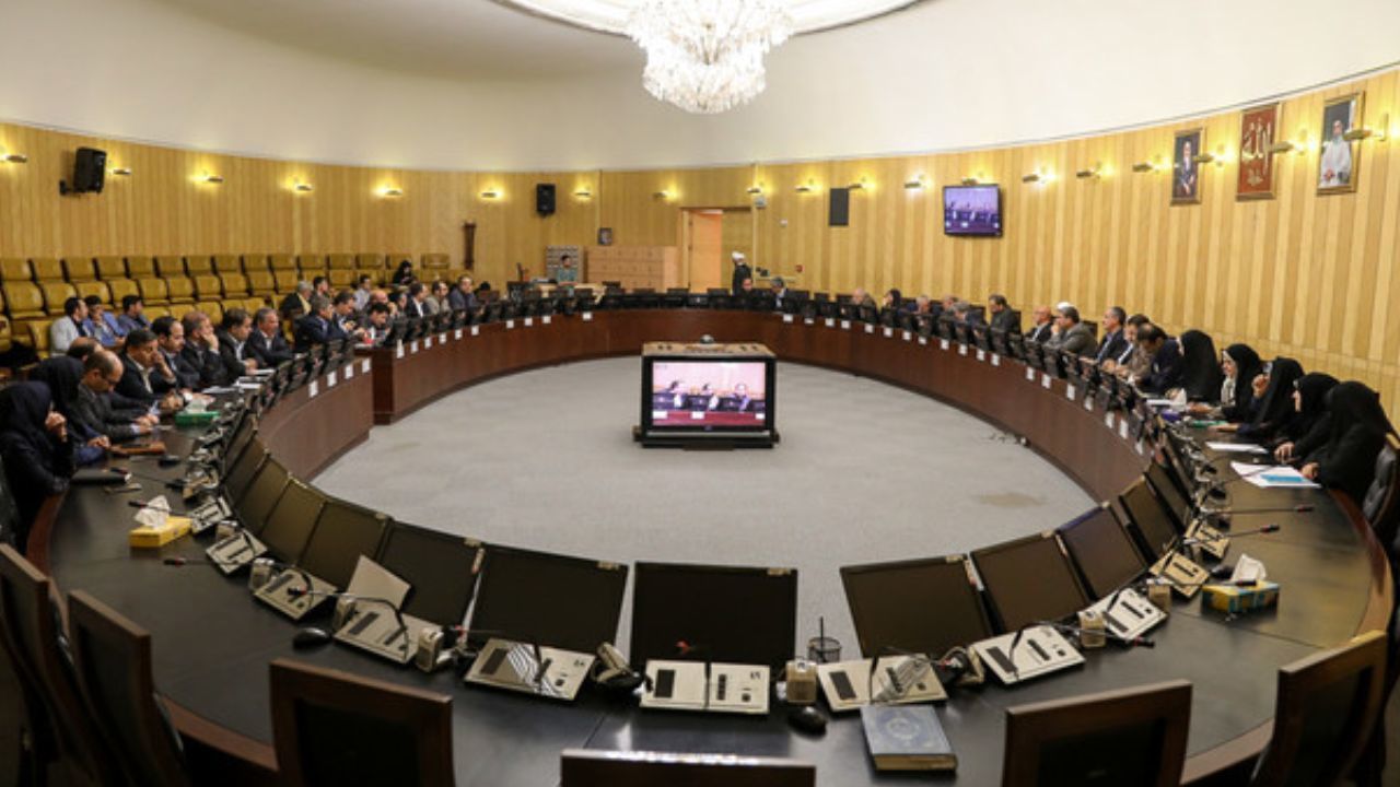 بررسی آسیب‌های اجتماعی شهر تهران در نشست نمایندگان تهران با سردار یزدی