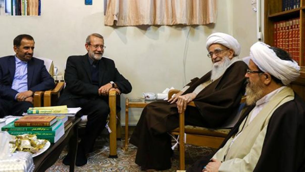 گزارش لاریجانی از شرایط اقتصادی کشور به مراجع عظام