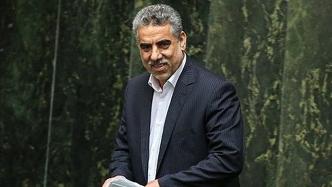 رفتار یک نماینده را به پای مجلس ننویسید