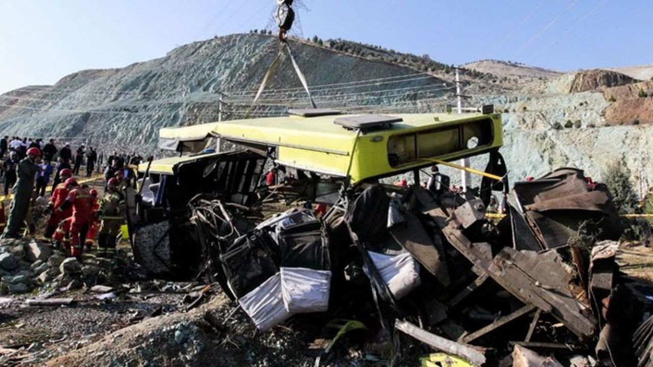 قول رئیس دانشگاه آزاد برای نوسازی ناوگان حمل و نقل علوم و تحقیقات