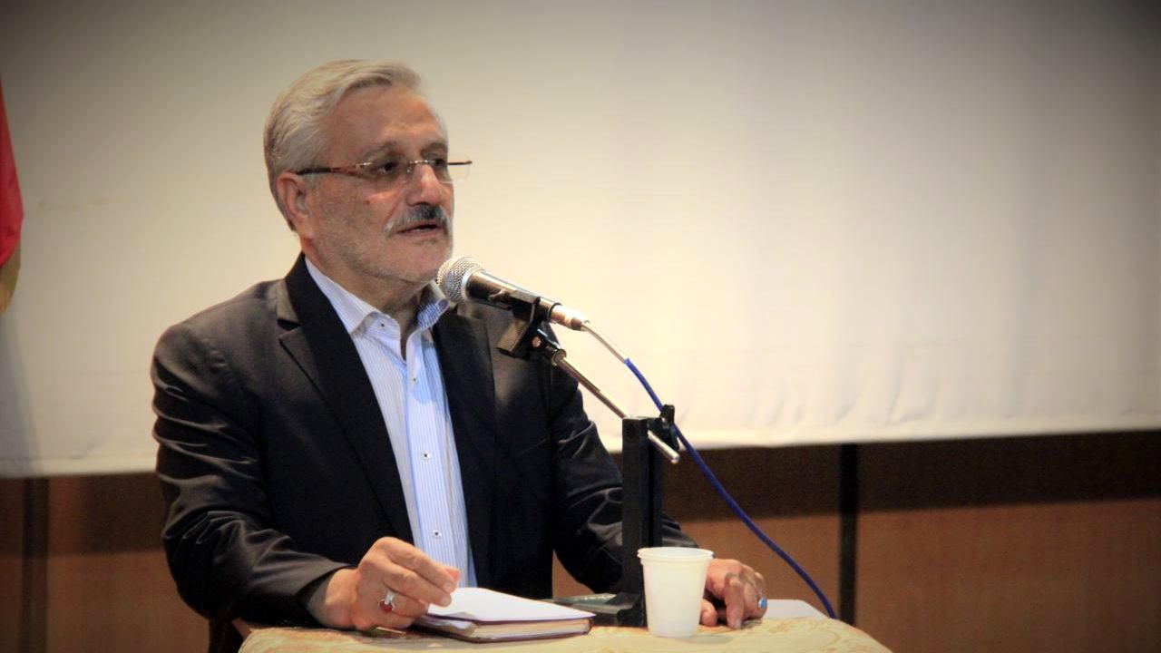 امر و نهی به وزرا باید تنها از کانال رئیس‌جمهور انجام شود/ دولت روحانی از وزرایش حمایت نمی‌کند/ الان زمان استعفا و قهر وزرا از دولت نیست/ وزرا تحمل بار سنگین فشارها را ندارند