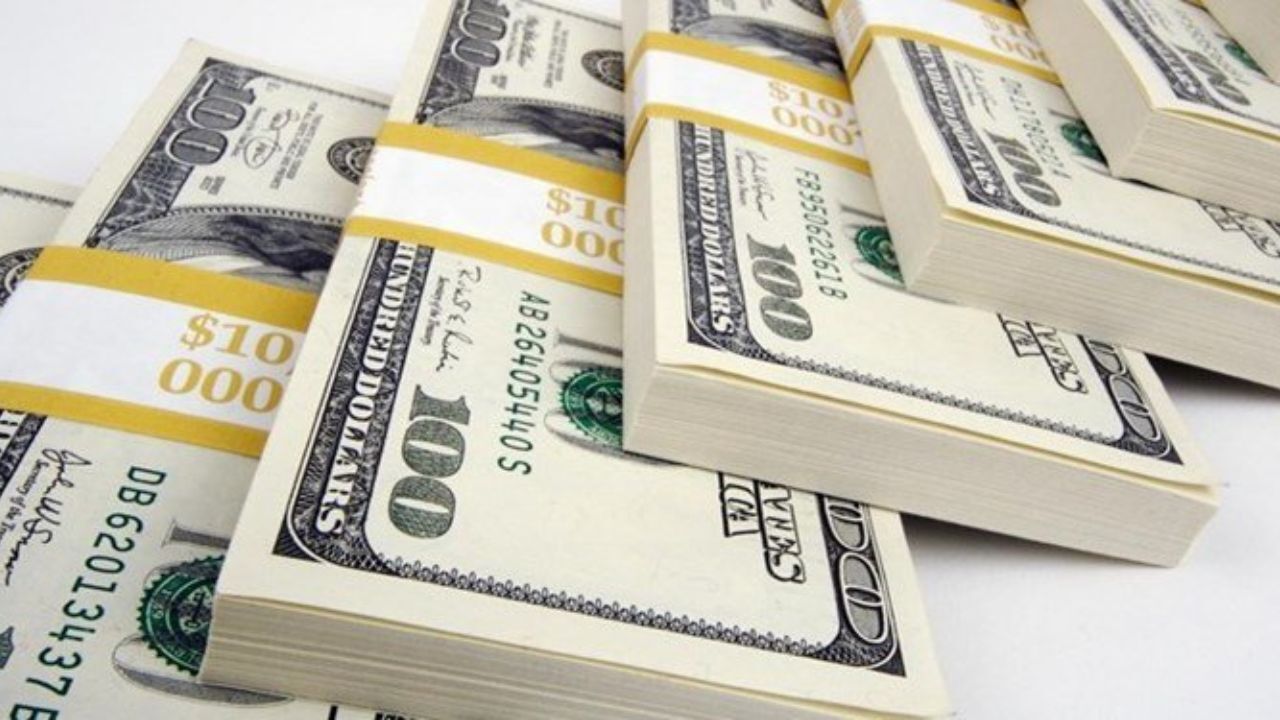 قیمت دلار تا پایان سال کمتر از 10 هزار تومان می‌شود