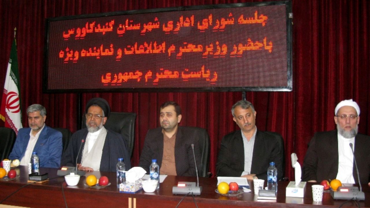افرادی که با تصور ارزشی بودن، بذر اختلاف بین مردم، اقوام، مذاهب و ادیان می پاشند، اشتباه می‌کنند/ در جمهوری اسلامی مسئولان نوکر مردم هستند