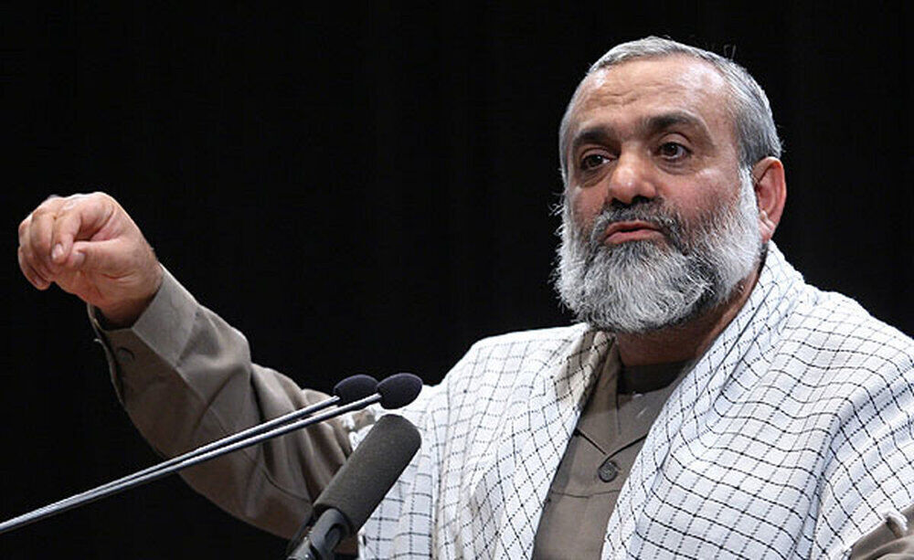 سردار نقدی: آمریکا در حال کپی‌برداری از صنایع دفاعی ایران است/ مردم از ناوهای آمریکایی هیچ ترسی ندارند/ ایالات متحده جرأت حمله به ایران را نخواهد داشت
