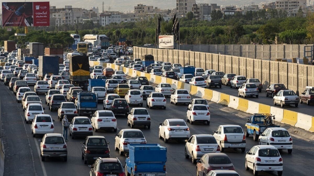 بارش برف و ترافیک سنگین در جاده‌های شمال/ ترافیک سنگین‌ در خراسان رضوی، فارس، اصفهان و تهران